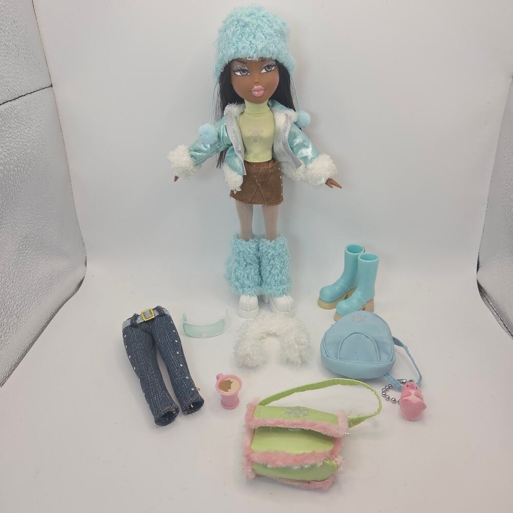 Vintage 2003 Bratz Wintertime Wonderland Sasha Doll with Original Clothes + More
